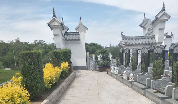 撫順墓園辟謠三年不得下葬