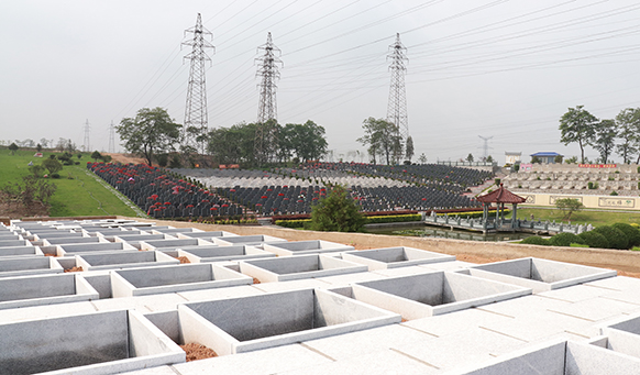 撫順墓地 撫順墓地