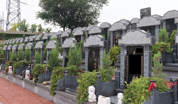 撫順墓地實(shí)景