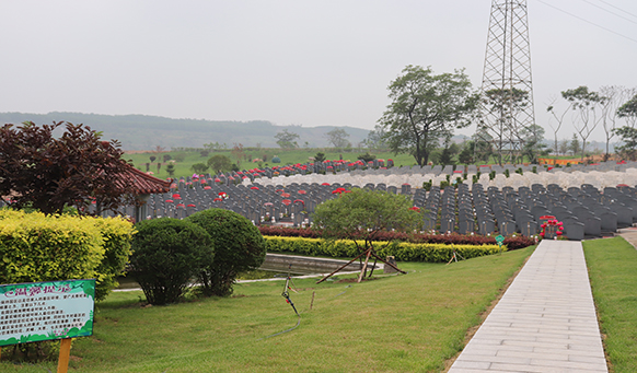 撫順公墓實(shí)景 撫順公墓實(shí)景