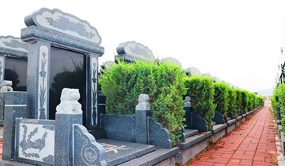 撫順墓地實(shí)景