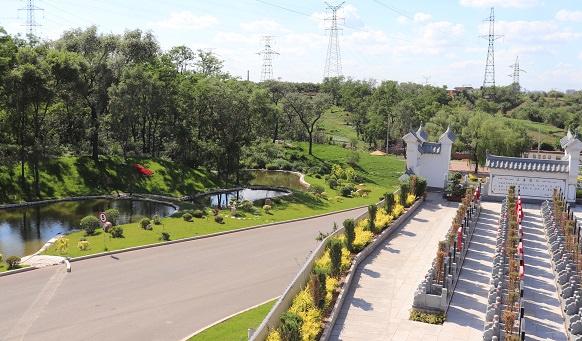 撫順墓地實(shí)景