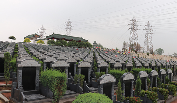 撫順墓地實(shí)景