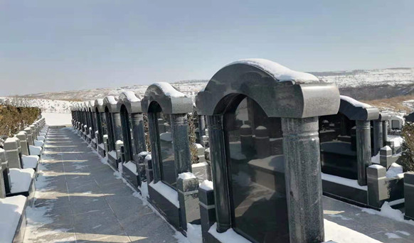 撫順墓園實(shí)景 撫順墓園實(shí)景