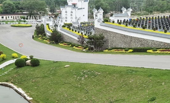 撫順墓園實(shí)景