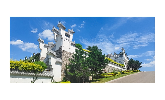 優(yōu)化園區(qū)景觀小品 提升物業(yè)服務(wù)管理標(biāo)準(zhǔn)——打造“城市中的花園公墓”